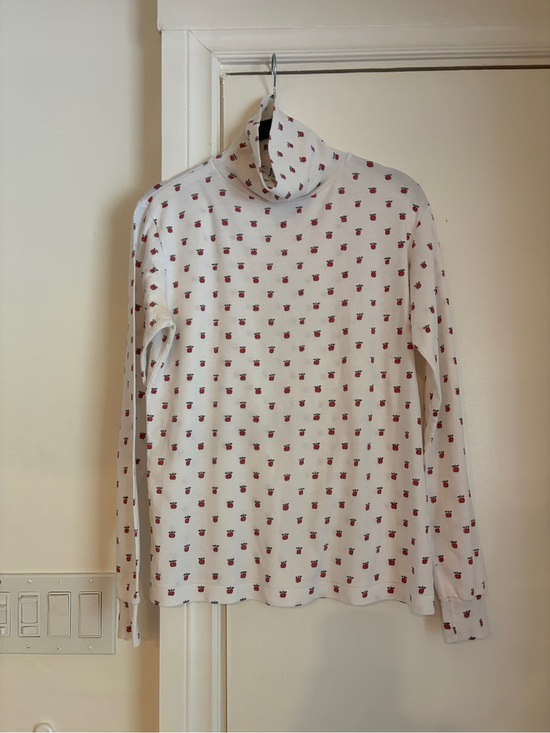 Vintage Sweaters - FREE Vintage White Turtleneck Top with Red Apple Print